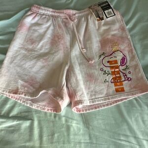 NWT Peanuts Snoop Pink Tie Dye Fleece Drawstring Shorts. Embroidered. Medium